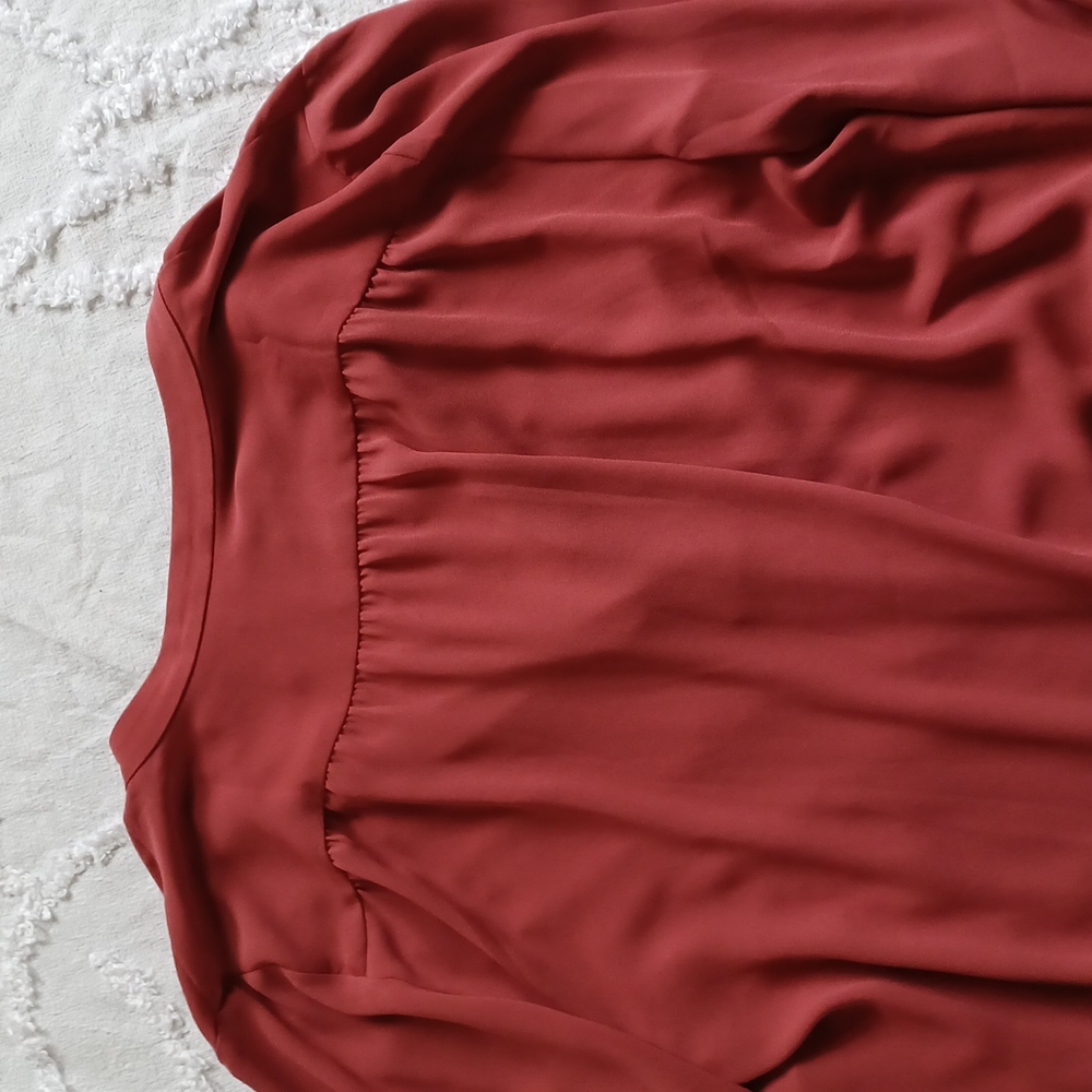 Sold on m e r c a r i Loft | blouse vneck - Picture 6 of 6